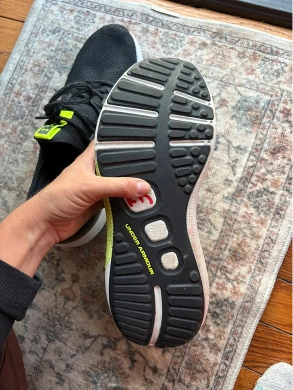 Mens size 10 Black and Neon Yellow Under Armour Phantom Sneakers